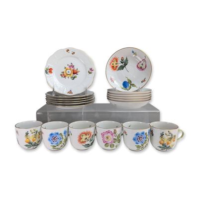 Sale Photo Thumbnail #109: 18pc Herend Hungary Fruits and Flowers Porcelain Dessert Service