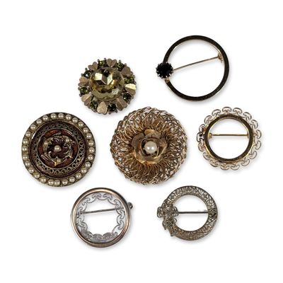 Sale Photo Thumbnail #353: Collection of Seven Vintage Costume Brooches