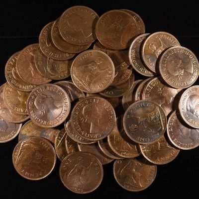 Sale Photo Thumbnail #141: (40) ONE PENNY GREAT BRITAIN