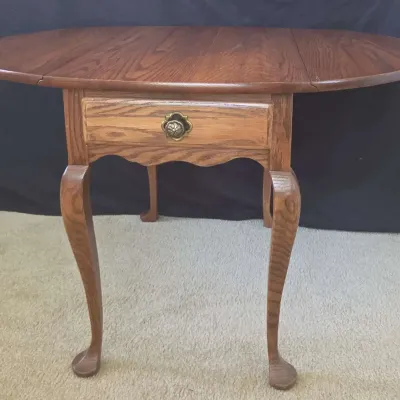Oak Hill Collection Queen Anne Style Drop-Leaf Table