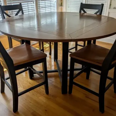 Havertys Counter-Height Expandable Dining Table with Chairs & Barstools