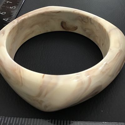Very nice vintage bangle bracelet