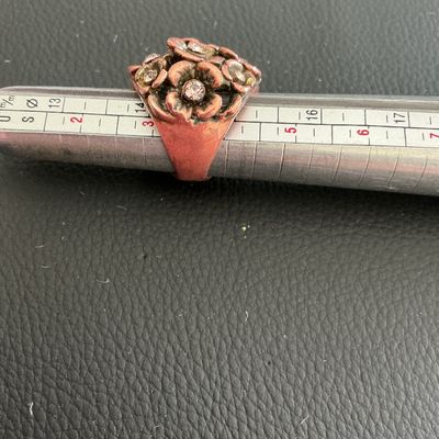 Beautiful rose tone ring with light pink rhinestones