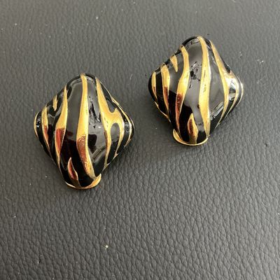 Beautiful Vintage Gold Tone and black enamel earrings signed