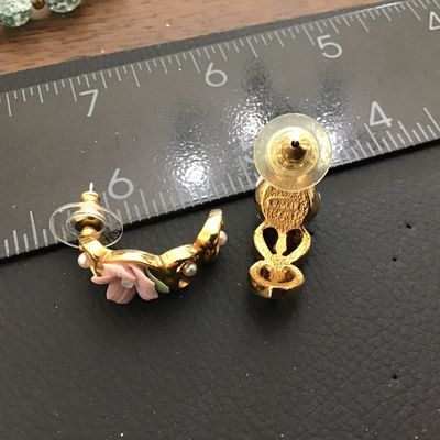 Avon Vintage Rose Earrings