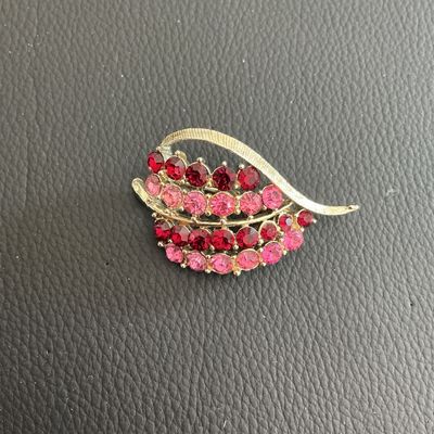 Gorgeous Vintage Gold Tone Leaf Brooch with Multi Colored rhinestones