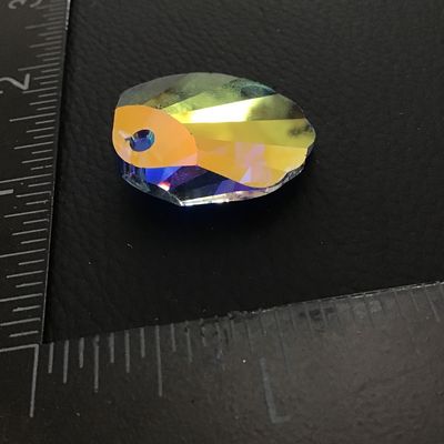 Beautiful crystal shell pendant