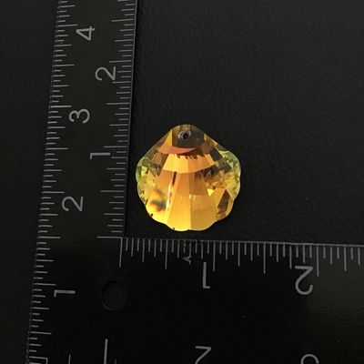 Beautiful crystal shell pendant