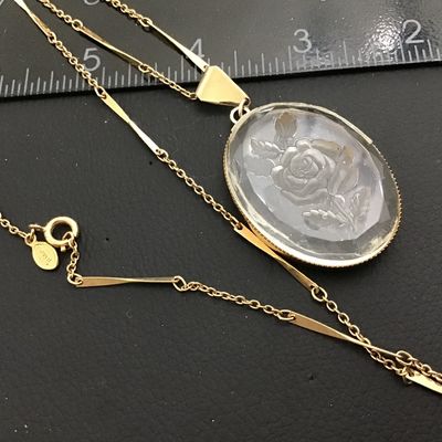 Beautiful Vintage Glass Etched Rose Necklace Avon Vintage