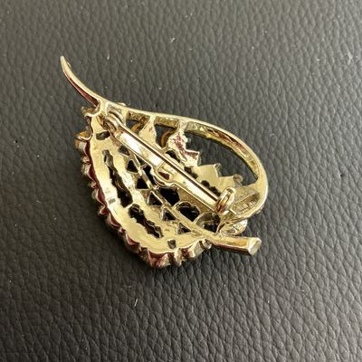 Gorgeous Vintage Gold Tone Leaf Brooch with Multi Colored rhinestones