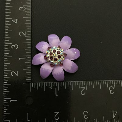 Beautiful vintage flower Crystal Rhinestone brooch