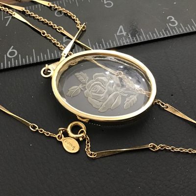 Beautiful Vintage Glass Etched Rose Necklace Avon Vintage