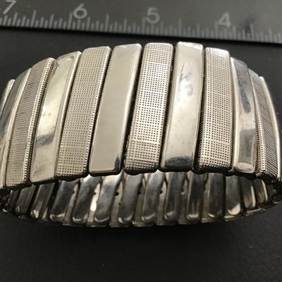 Silver Tone Expansion Bracelet