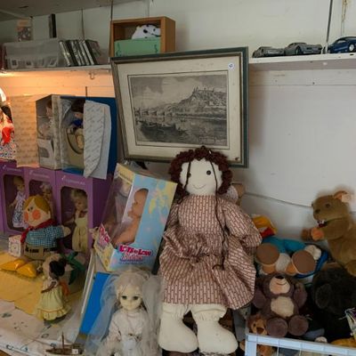 Estate sale photo