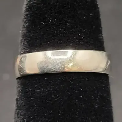 10k White  Gold Keepsake Ring Size 6.5