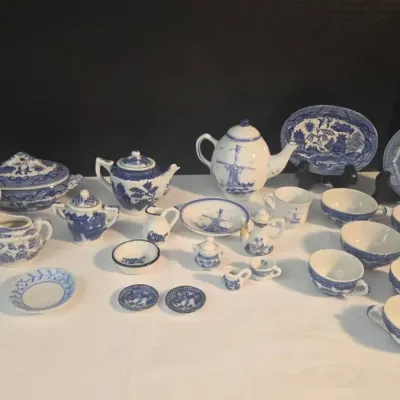 Miniature Porcelain Japanese Tea Sets 
