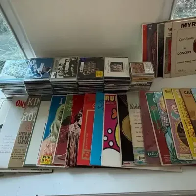 Vintage Music Lot - CDs, Vinyl and Cassette's