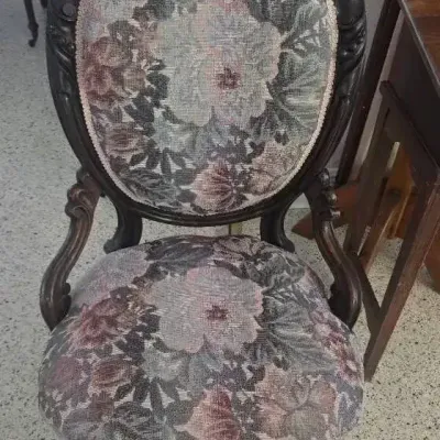 Vintage Victorian-Style Balloon Back Ladies Parlor Chair