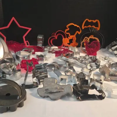 Vintage & Modern Cookie Cutters & Bundt Pan