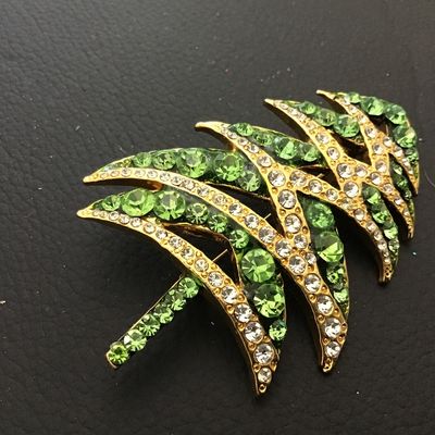 Beautiful Rhinestone Designer Crystal Christmas Brooch