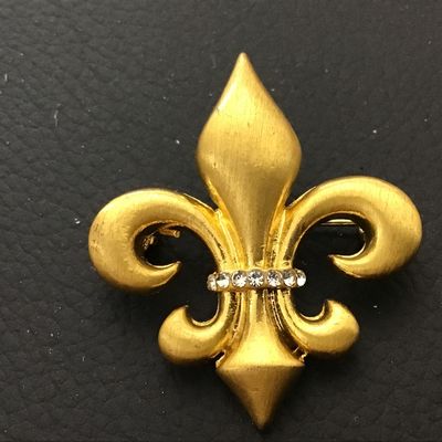 Fluer De Lis Pin