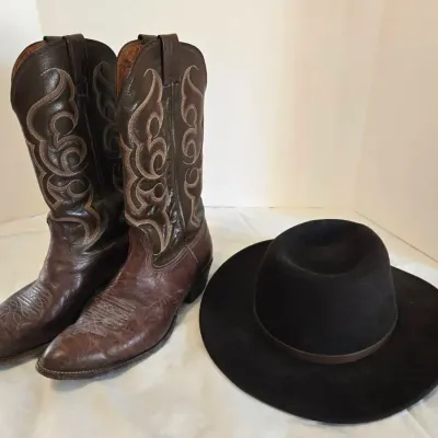 Men's Vintage Cowboy Boots & Stetson Hat 