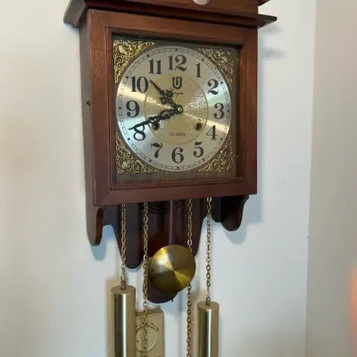 Unique 31 Day Clock with Key 
