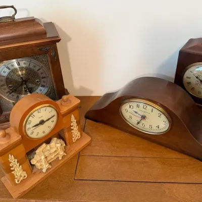 4 Tabletop Clocks
