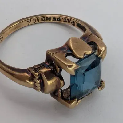 10K Gold & Blue Topaz Ring....Sz 6
