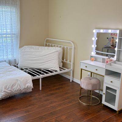 Sale Photo Thumbnail #144