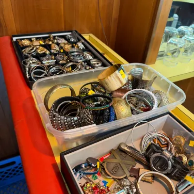 Sale Photo Thumbnail #32