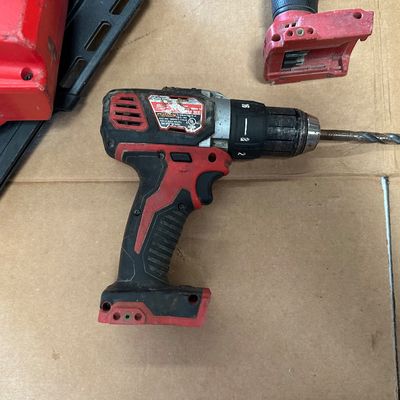 Milwaukee M18 Tool Lot – FUEL 30° Framing Nailer, 2 Drills & CP2.0 Battery