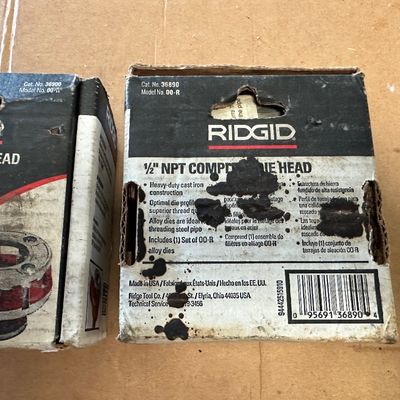 RIDGID 00-R Ratchet Pipe Threader Set – 1/2” & 1” NPT Die Heads