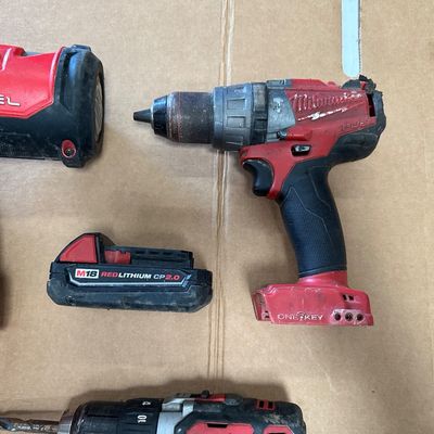 Milwaukee M18 Tool Lot – FUEL 30° Framing Nailer, 2 Drills & CP2.0 Battery