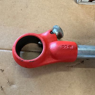 RIDGID 00-R Ratchet Pipe Threader Set – 1/2” & 1” NPT Die Heads