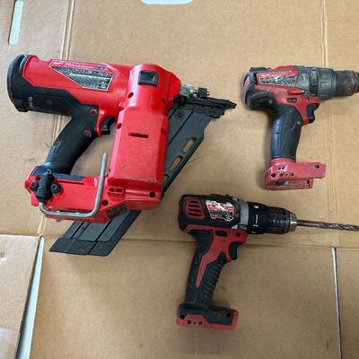 Milwaukee M18 Tool Lot – FUEL 30° Framing Nailer, 2 Drills & CP2.0 Battery