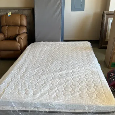 Sale Photo Thumbnail #76: Queen beautyrest mattress