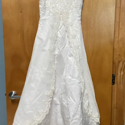 Classic Vintage Wedding Dress Size 14 Spaghetti Strapped 