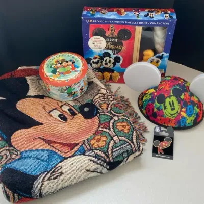 Disney Crochet Kit with Woven Mickey and Minnie Mouse Blanket and More