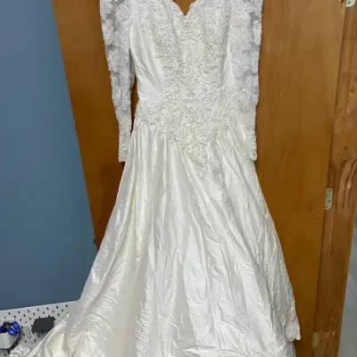 Beautiful Vintage Silk Wedding Dress Adorned With Lace, Pearls & Sequins