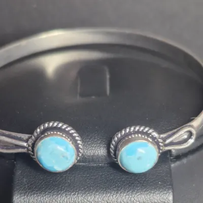 Stunning SET of turquoise inspired : Necklace / Bracelet / Earrings