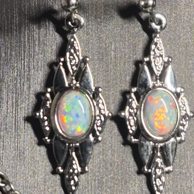Sterling Silver Ethiopian Opal Tear Bali Pendant & Opal earrings