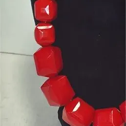 Graduated square red bead necklace