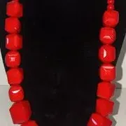 Graduated square red bead necklace