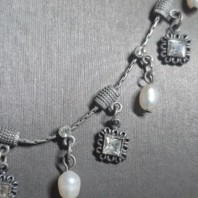Vintage and delicate Necklace & Onyx Earrings