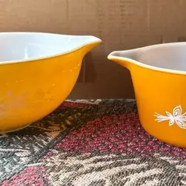 Pyrex Mixing Bowl & Casserole Dish