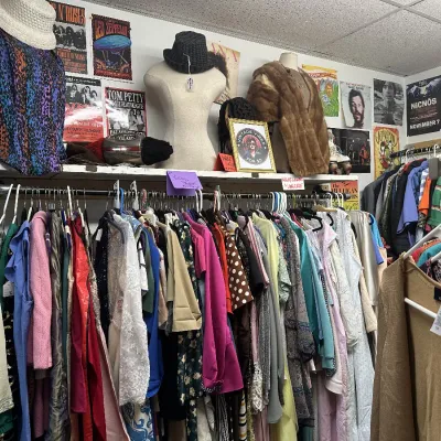 Sale Photo Thumbnail #4