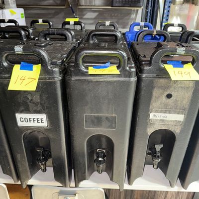 148 - 4.8 Gallon Polyethylene Beverage Dispenser