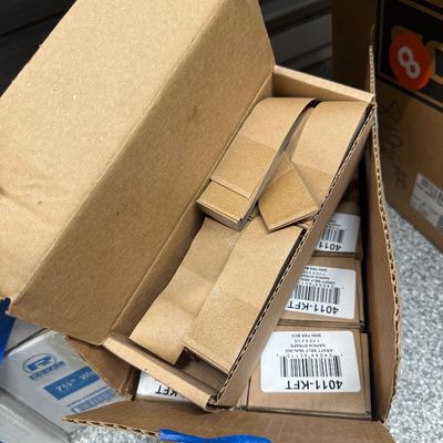 33 - Case of Napkin Straps