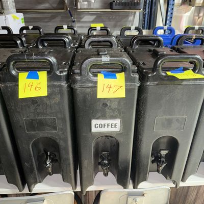 147 - 4.8 Gallon Polyethylene Beverage Dispenser